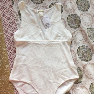 New white H&M ribbed body suit